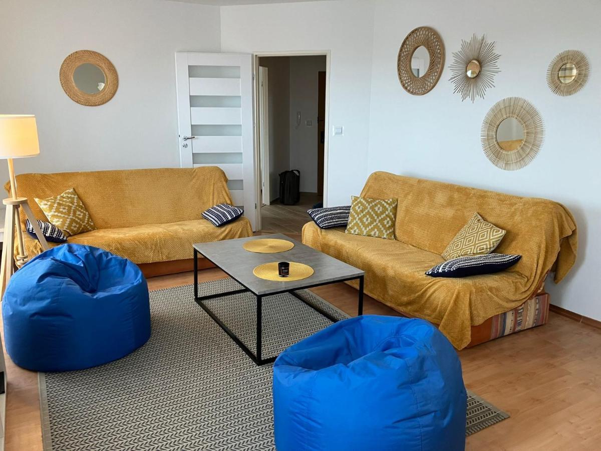 Apartament *